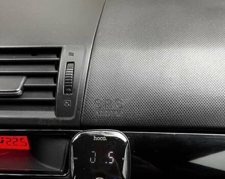 Черный Мазда 3, объемом двигателя 1.6 л и пробегом 153 тыс. км за 6200 $, фото 8 на Automoto.ua