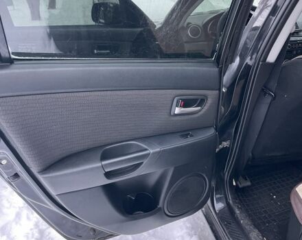 Чорний Мазда 3, об'ємом двигуна 1.6 л та пробігом 235 тис. км за 4000 $, фото 10 на Automoto.ua