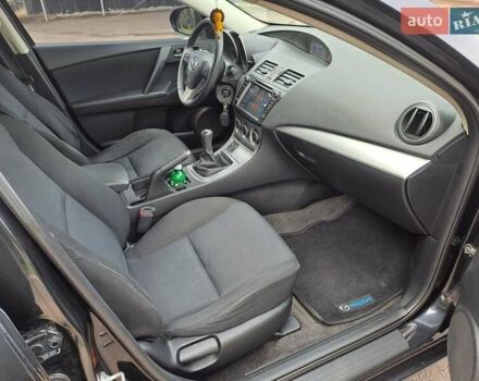 Черный Мазда 3, объемом двигателя 2 л и пробегом 258 тыс. км за 7100 $, фото 13 на Automoto.ua