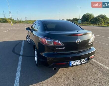 Черный Мазда 3, объемом двигателя 2 л и пробегом 261 тыс. км за 6900 $, фото 6 на Automoto.ua