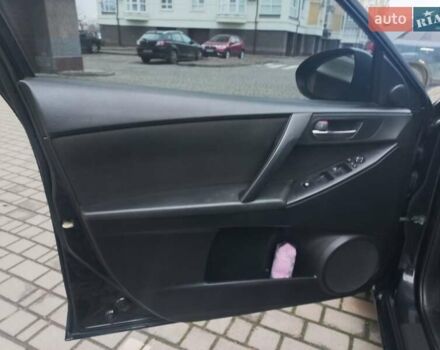 Черный Мазда 3, объемом двигателя 1.6 л и пробегом 257 тыс. км за 7850 $, фото 29 на Automoto.ua