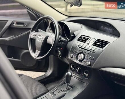 Чорний Мазда 3, об'ємом двигуна 2 л та пробігом 305 тис. км за 6300 $, фото 6 на Automoto.ua