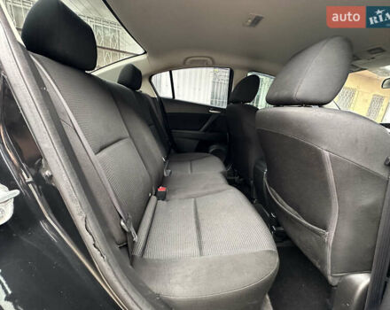 Черный Мазда 3, объемом двигателя 2 л и пробегом 280 тыс. км за 6700 $, фото 27 на Automoto.ua