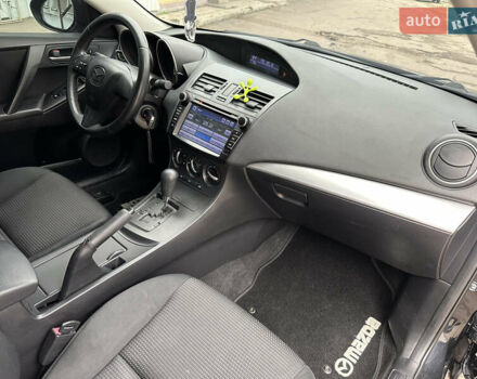 Черный Мазда 3, объемом двигателя 2 л и пробегом 280 тыс. км за 6700 $, фото 29 на Automoto.ua