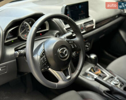 Черный Мазда 3, объемом двигателя 2 л и пробегом 198 тыс. км за 10500 $, фото 12 на Automoto.ua