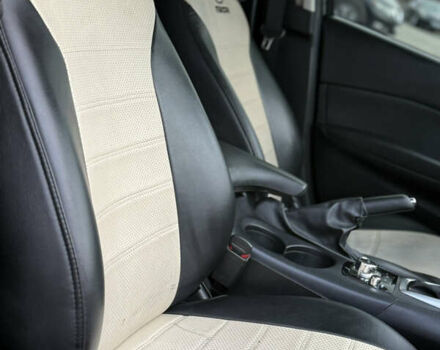 Черный Мазда 3, объемом двигателя 2 л и пробегом 148 тыс. км за 9400 $, фото 16 на Automoto.ua