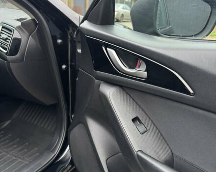 Чорний Мазда 3, об'ємом двигуна 1.5 л та пробігом 143 тис. км за 10900 $, фото 41 на Automoto.ua