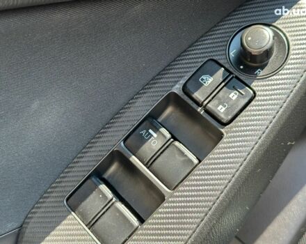 Черный Мазда 3, объемом двигателя 2 л и пробегом 196 тыс. км за 9990 $, фото 9 на Automoto.ua