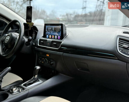 Черный Мазда 3, объемом двигателя 2 л и пробегом 148 тыс. км за 9400 $, фото 15 на Automoto.ua