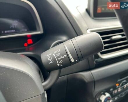 Черный Мазда 3, объемом двигателя 2 л и пробегом 195 тыс. км за 9490 $, фото 16 на Automoto.ua