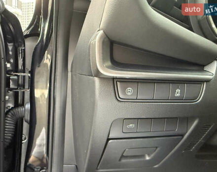 Черный Мазда 3, объемом двигателя 2.49 л и пробегом 65 тыс. км за 16550 $, фото 15 на Automoto.ua