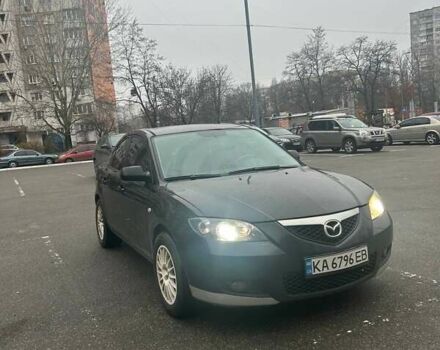 Черный Мазда 3, объемом двигателя 1.6 л и пробегом 218 тыс. км за 3900 $, фото 1 на Automoto.ua