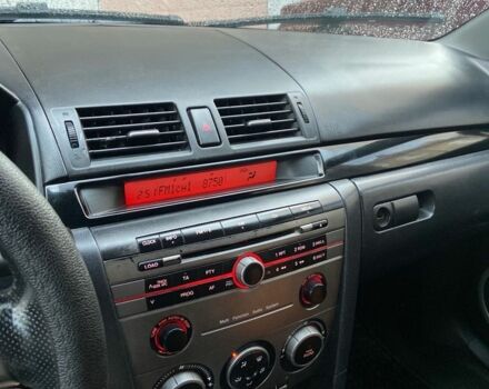 Фиолетовый Мазда 3, объемом двигателя 1.6 л и пробегом 250 тыс. км за 4800 $, фото 2 на Automoto.ua