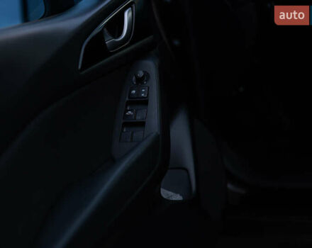 Коричневый Мазда 3, объемом двигателя 2 л и пробегом 196 тыс. км за 9000 $, фото 8 на Automoto.ua