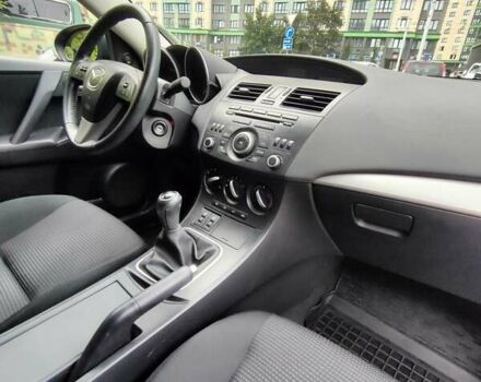 Коричневий Мазда 3, об'ємом двигуна 1.6 л та пробігом 65 тис. км за 9500 $, фото 17 на Automoto.ua