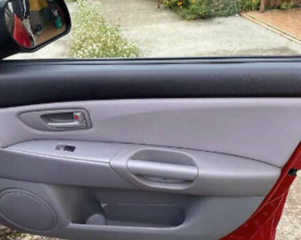 Мазда 3 2005 в Береговом на Automoto.ua Красный Мазда 3, объемом двигателя 1.35 л и пробегом 195 тыс. км за 5100 $, фото 2 на Automoto.ua