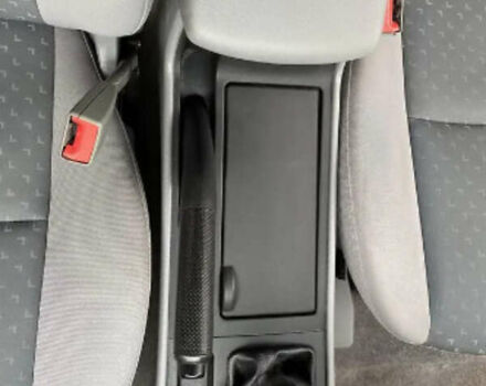 Мазда 3 2005 в Береговом на Automoto.ua Красный Мазда 3, объемом двигателя 1.35 л и пробегом 195 тыс. км за 5100 $, фото 4 на Automoto.ua