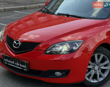 Красный Мазда 3, объемом двигателя 1.6 л и пробегом 220 тыс. км за 5799 $, фото 3 на Automoto.ua