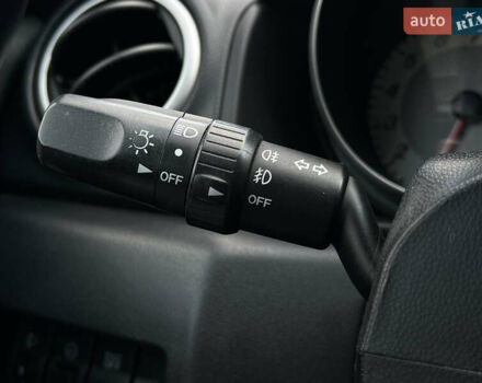 Красный Мазда 3, объемом двигателя 1.6 л и пробегом 220 тыс. км за 5799 $, фото 25 на Automoto.ua