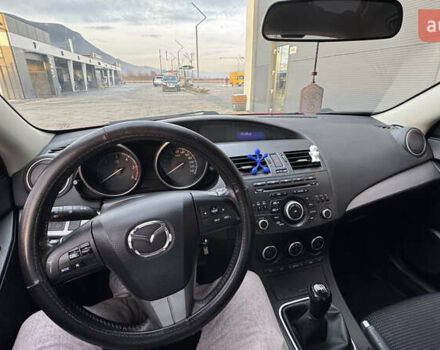 Красный Мазда 3, объемом двигателя 1.56 л и пробегом 275 тыс. км за 7000 $, фото 14 на Automoto.ua