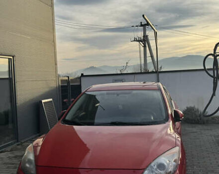 Красный Мазда 3, объемом двигателя 1.56 л и пробегом 275 тыс. км за 7000 $, фото 1 на Automoto.ua