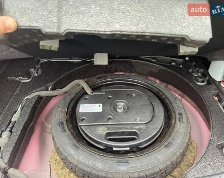 Красный Мазда 3, объемом двигателя 2.49 л и пробегом 180 тыс. км за 8700 $, фото 10 на Automoto.ua