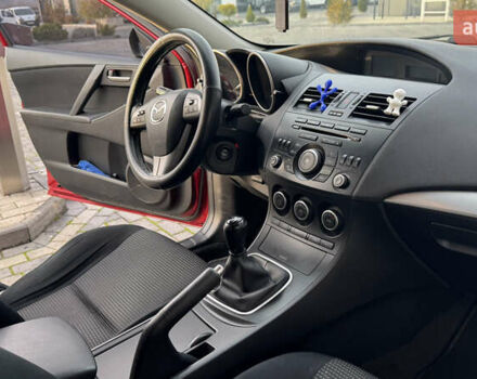 Красный Мазда 3, объемом двигателя 1.56 л и пробегом 275 тыс. км за 7000 $, фото 11 на Automoto.ua