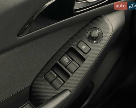 Красный Мазда 3, объемом двигателя 1.5 л и пробегом 143 тыс. км за 11986 $, фото 16 на Automoto.ua