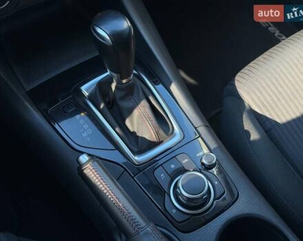 Красный Мазда 3, объемом двигателя 2 л и пробегом 130 тыс. км за 10999 $, фото 16 на Automoto.ua