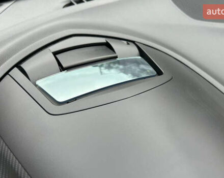 Красный Мазда 3, объемом двигателя 2.19 л и пробегом 142 тыс. км за 14000 $, фото 11 на Automoto.ua