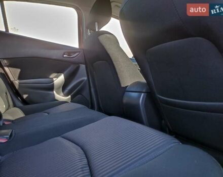 Красный Мазда 3, объемом двигателя 2 л и пробегом 110 тыс. км за 12200 $, фото 31 на Automoto.ua