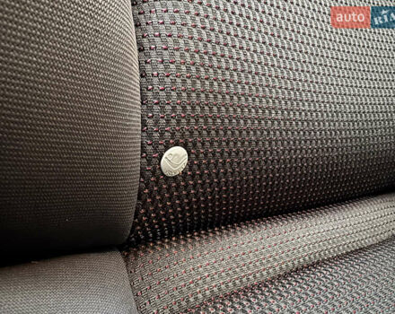 Красный Мазда 3, объемом двигателя 2 л и пробегом 205 тыс. км за 5900 $, фото 33 на Automoto.ua