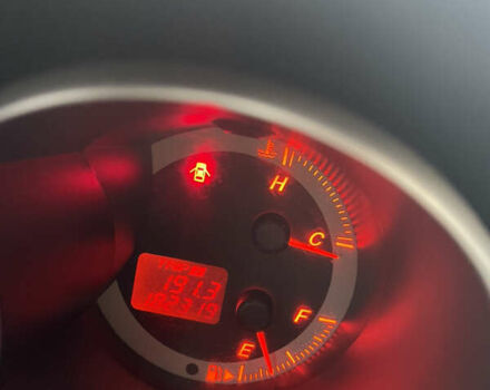 Червоний Мазда 3, об'ємом двигуна 2 л та пробігом 182 тис. км за 5000 $, фото 8 на Automoto.ua