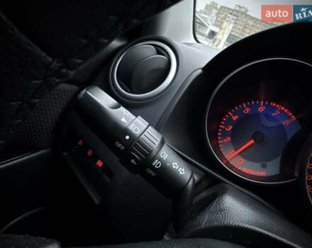 Красный Мазда 3, объемом двигателя 2 л и пробегом 205 тыс. км за 5400 $, фото 43 на Automoto.ua