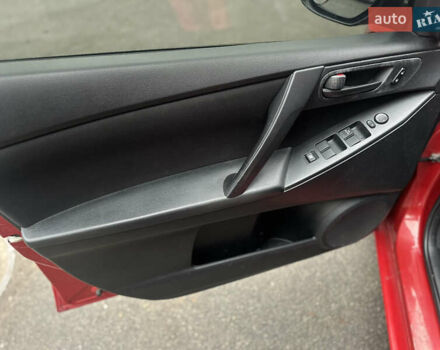 Красный Мазда 3, объемом двигателя 2 л и пробегом 199 тыс. км за 6800 $, фото 16 на Automoto.ua