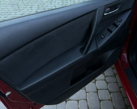 Червоний Мазда 3, об'ємом двигуна 1.6 л та пробігом 241 тис. км за 8799 $, фото 4 на Automoto.ua