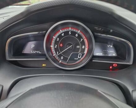 Красный Мазда 3, объемом двигателя 1.5 л и пробегом 53 тыс. км за 12500 $, фото 5 на Automoto.ua