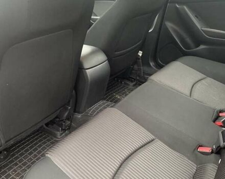 Красный Мазда 3, объемом двигателя 2 л и пробегом 107 тыс. км за 10800 $, фото 3 на Automoto.ua