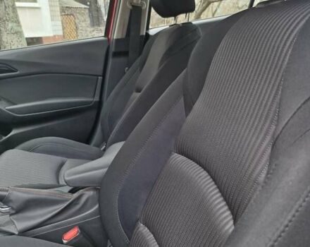 Красный Мазда 3, объемом двигателя 1.5 л и пробегом 53 тыс. км за 12500 $, фото 3 на Automoto.ua