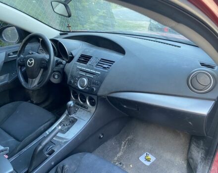 Красный Мазда 3, объемом двигателя 1.6 л и пробегом 130 тыс. км за 715 $, фото 2 на Automoto.ua