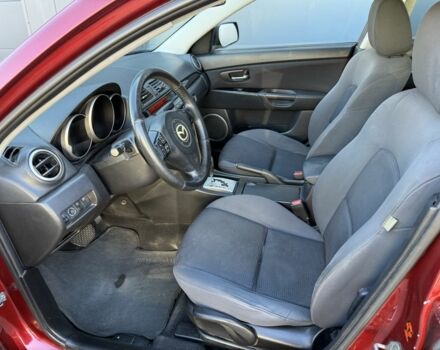 Красный Мазда 3, объемом двигателя 2 л и пробегом 247 тыс. км за 3800 $, фото 1 на Automoto.ua