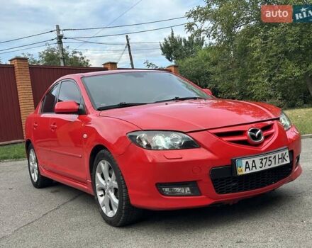 Червоний Мазда 3, об'ємом двигуна 2 л та пробігом 300 тис. км за 3900 $, фото 1 на Automoto.ua