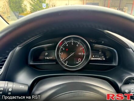 Красный Мазда 3, объемом двигателя 1.5 л и пробегом 550 тыс. км за 15200 $, фото 1 на Automoto.ua