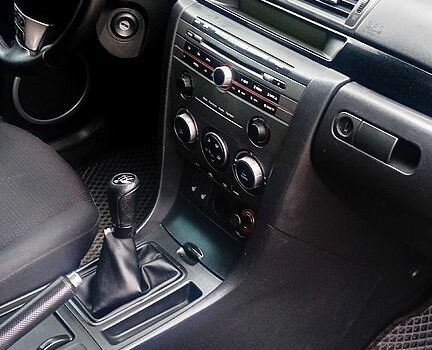 Мазда 3, объемом двигателя 2 л и пробегом 237 тыс. км за 4800 $, фото 2 на Automoto.ua
