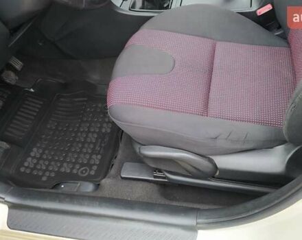 Жовтий Мазда 3, об'ємом двигуна 1.56 л та пробігом 191 тис. км за 2950 $, фото 8 на Automoto.ua