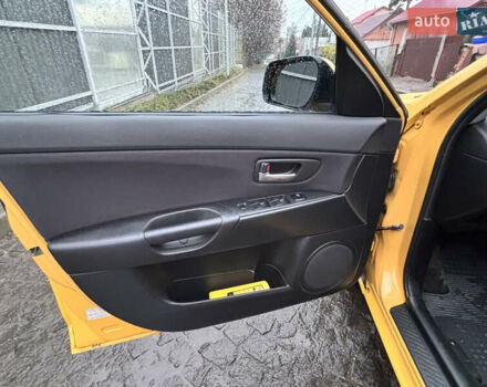Желтый Мазда 3, объемом двигателя 1.6 л и пробегом 200 тыс. км за 3400 $, фото 12 на Automoto.ua