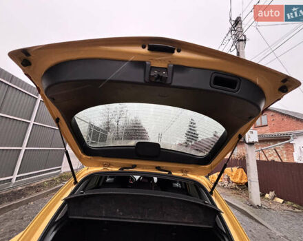 Желтый Мазда 3, объемом двигателя 1.6 л и пробегом 200 тыс. км за 3400 $, фото 9 на Automoto.ua