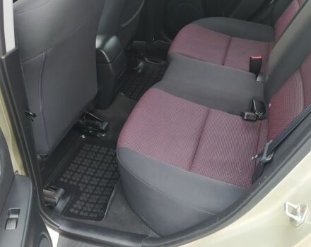 Желтый Мазда 3, объемом двигателя 1.6 л и пробегом 191 тыс. км за 2950 $, фото 15 на Automoto.ua