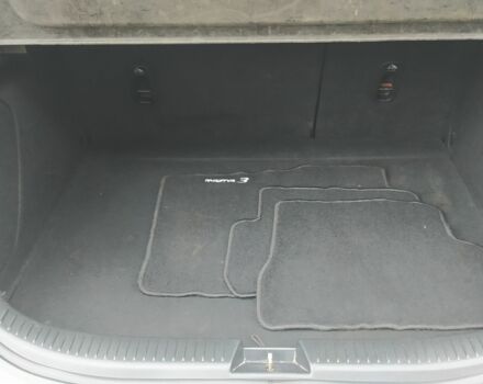 Желтый Мазда 3, объемом двигателя 1.6 л и пробегом 191 тыс. км за 2950 $, фото 20 на Automoto.ua