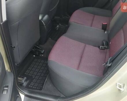 Жовтий Мазда 3, об'ємом двигуна 1.56 л та пробігом 191 тис. км за 2950 $, фото 14 на Automoto.ua